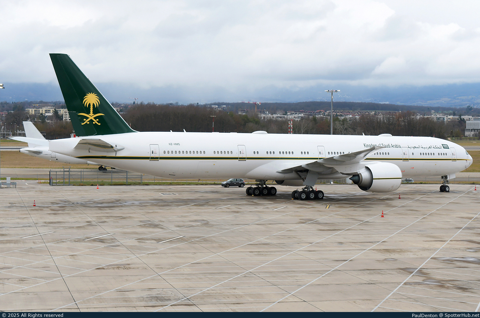 Photo of HZ-HM5 - Boeing 777-3FG(ER) operated by Saudi Royal Flight