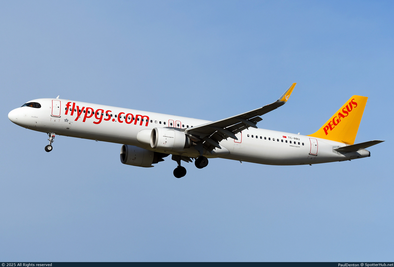 Photo of TC-RBU - Airbus A321-251NX operated by Pegasus Airlines