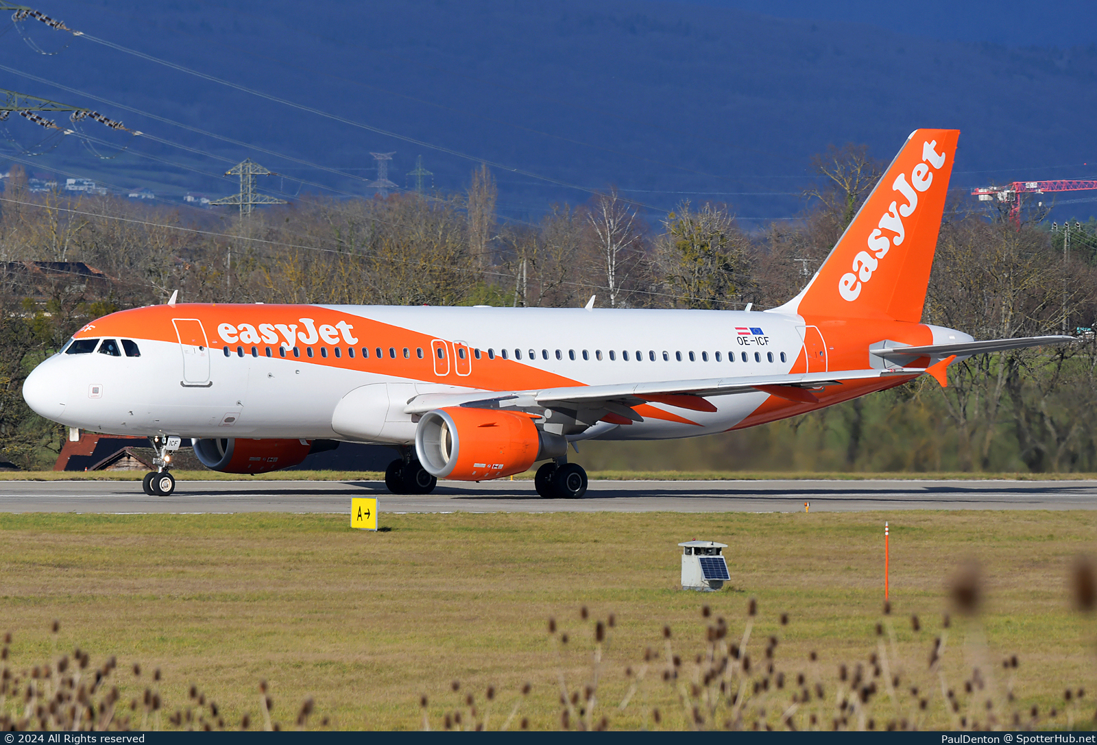 Photo of OE-ICF - Airbus A320-214 operated by easyJet Europe