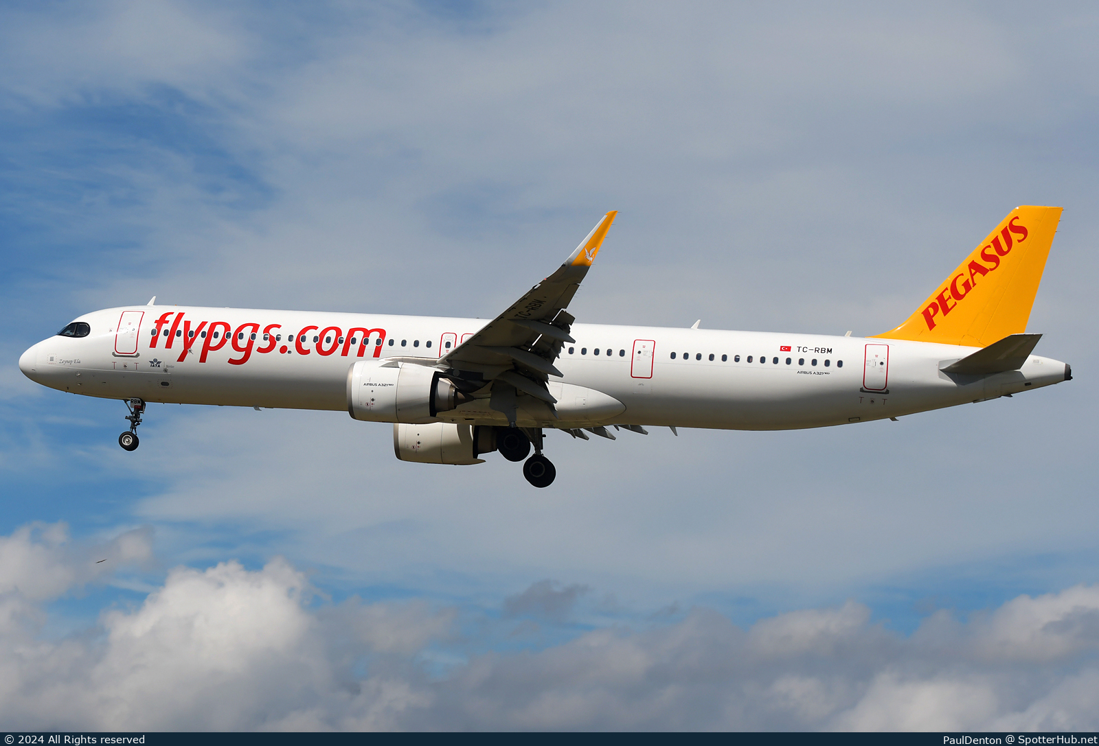 Photo of TC-RBM - Airbus A321-251NX operated by Pegasus Airlines