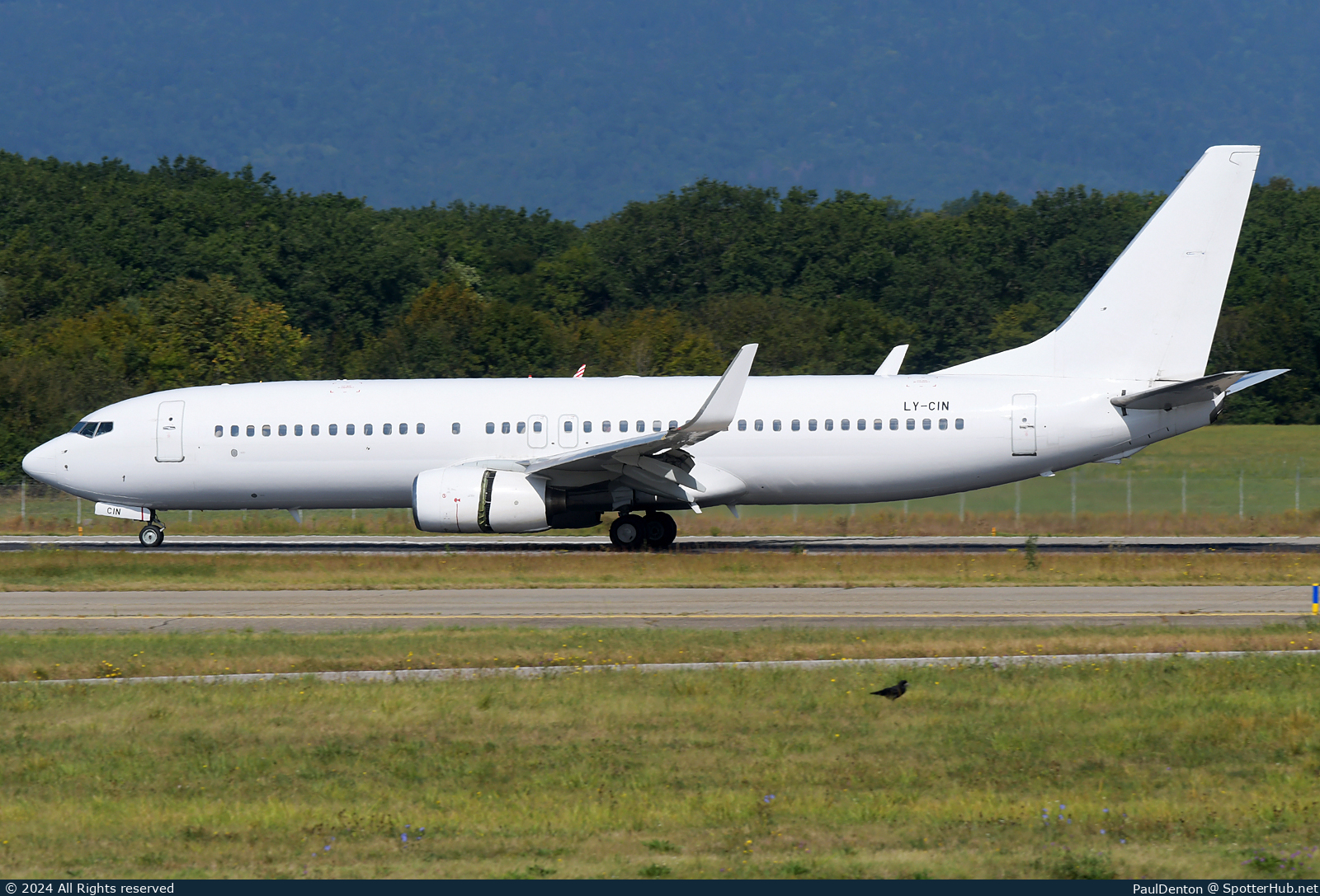 Photo of LY-CIN - Boeing 737-83N operated by GetJet Airlines