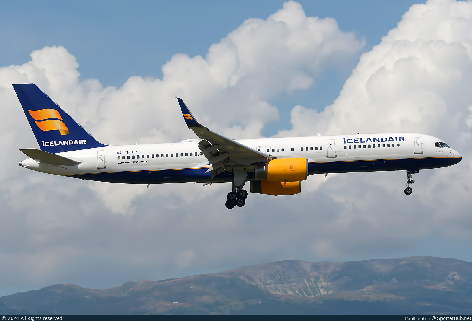 Photo of TF-FIK - Boeing 757-256 operated by Icelandair
