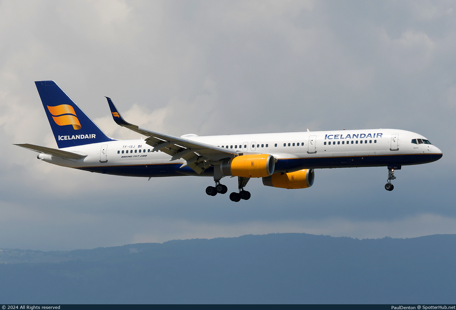 Photo of TF-ISJ - Boeing 757-256 operated by Icelandair
