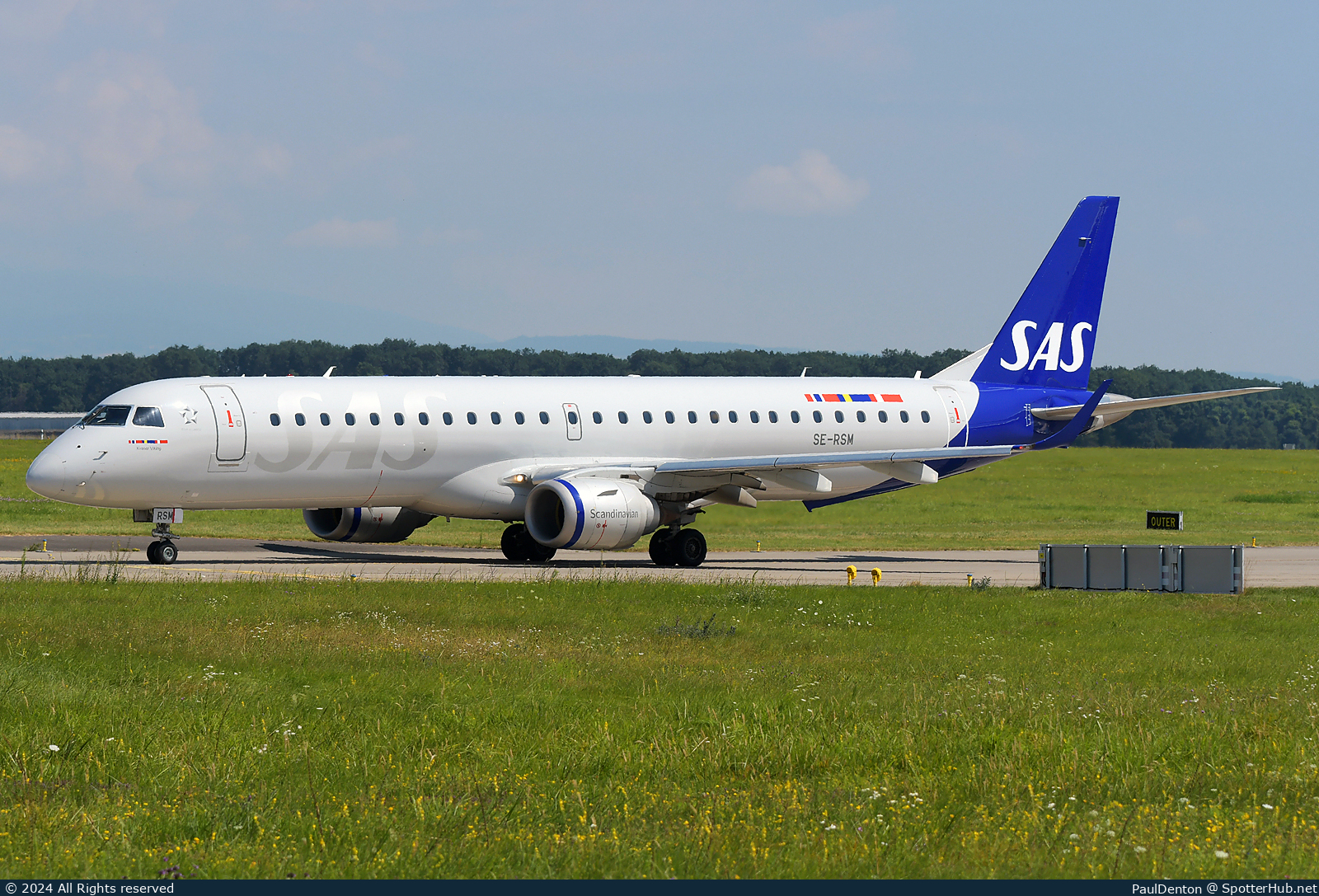 Photo of SE-RSM - Embraer ERJ-195LR operated by SAS Link