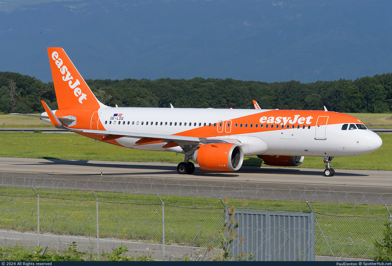 Photo of OE-LSQ - Airbus A320-251N operated by easyJet Europe
