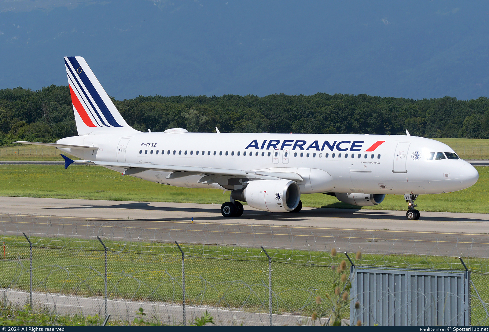 Photo of F-GKXZ - Airbus A320-214 operated by Air France