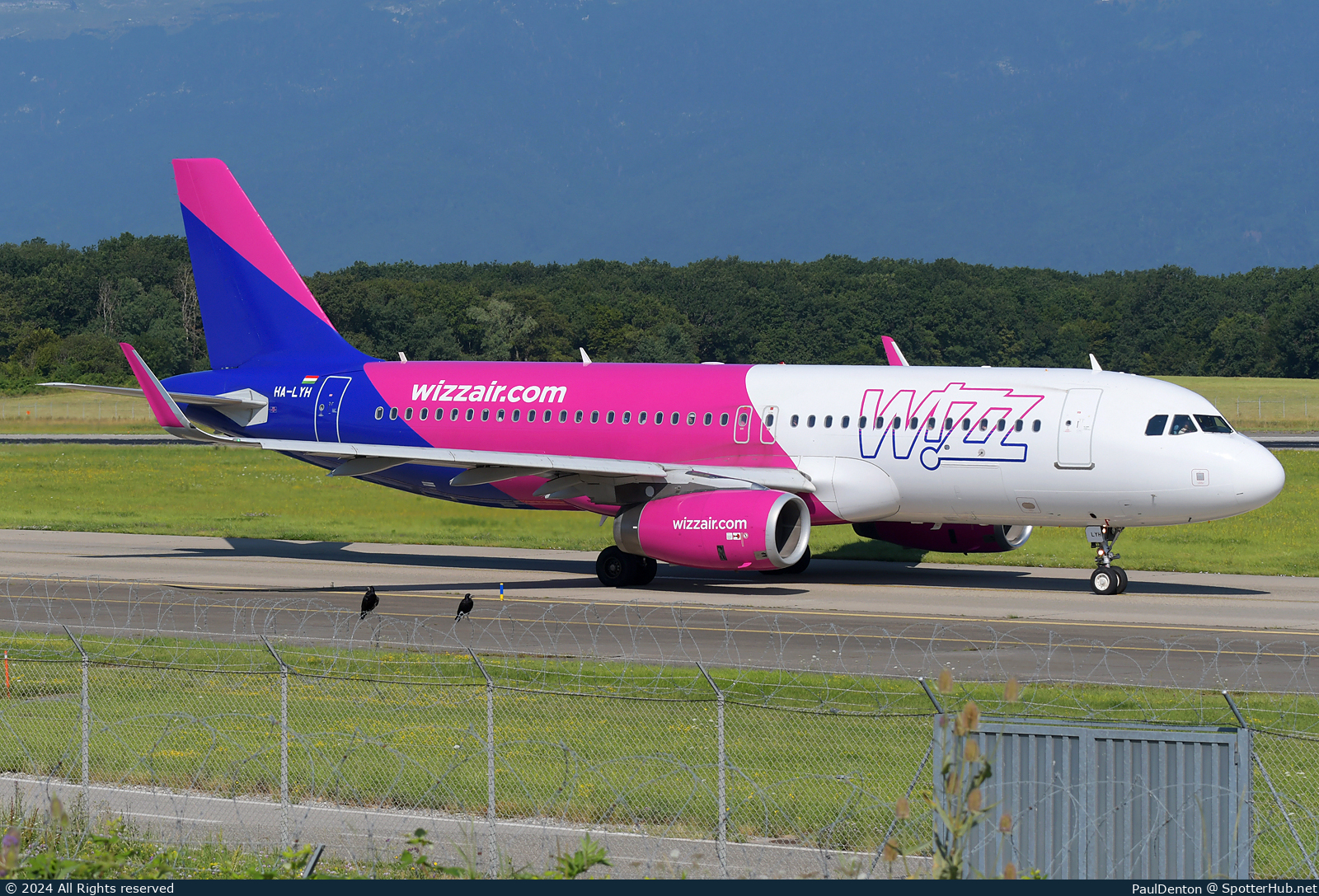 Photo of HA-LYH - Airbus A320-232 operated by Wizz Air