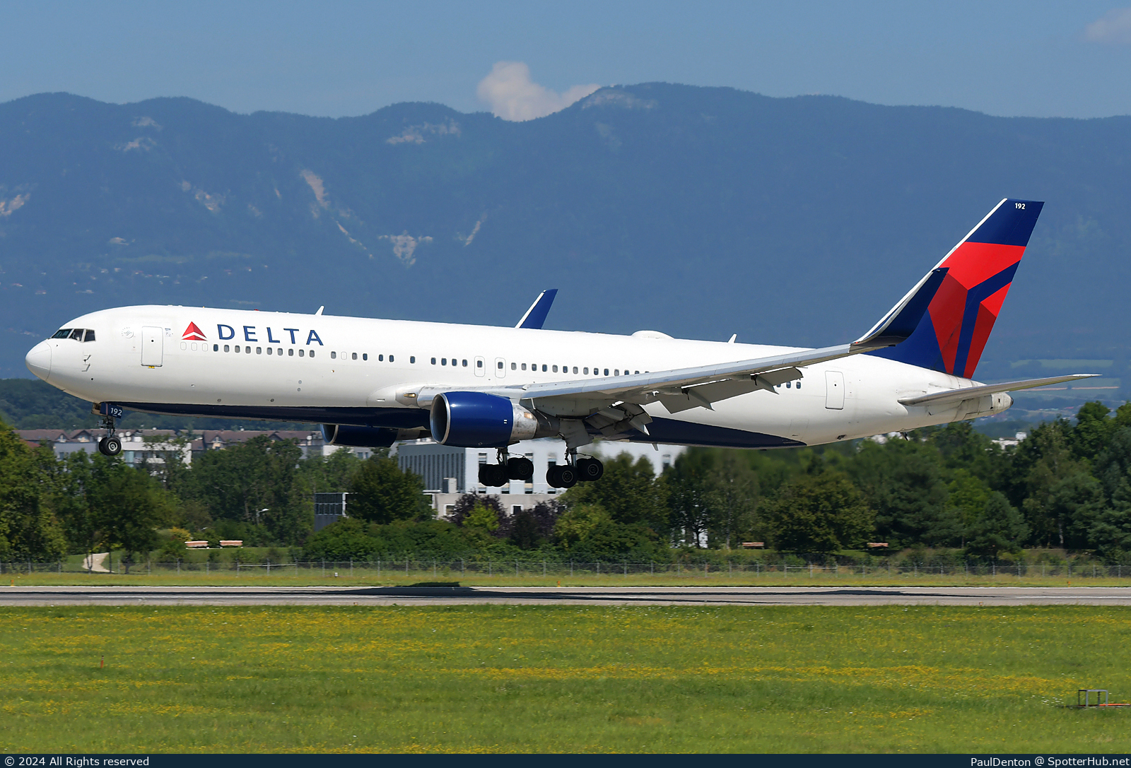 Photo of N192DN - Boeing 767-332(ER) operated by Delta Air Lines