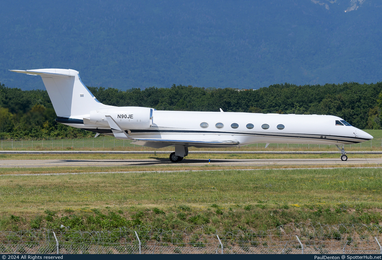 Photo of N90JE - Gulfstream GV operated by Private