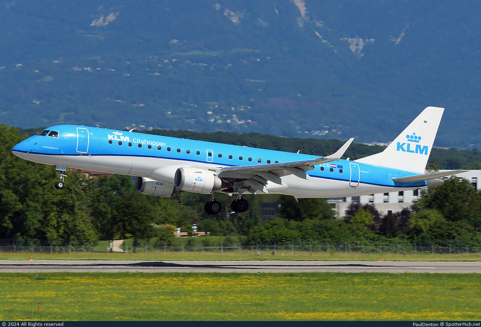 Photo of PH-EZD - Embraer ERJ-190STD operated by KLM Cityhopper