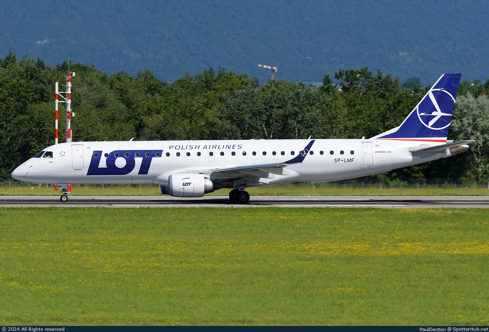 Photo of SP-LMF - Embraer ERJ-190AR operated by LOT Polish Airlines