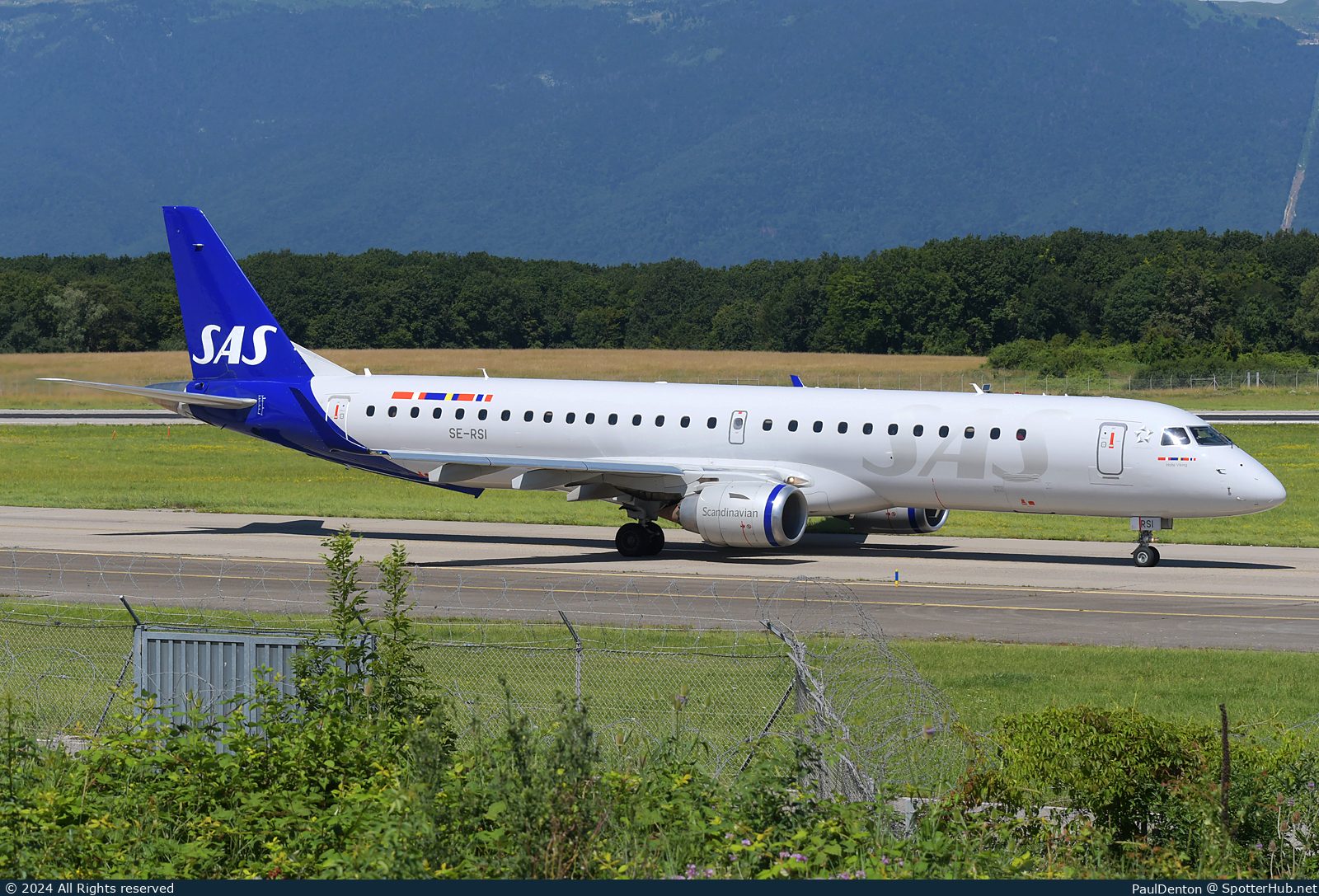 Photo of SE-RSI - Embraer ERJ-195LR operated by SAS Link