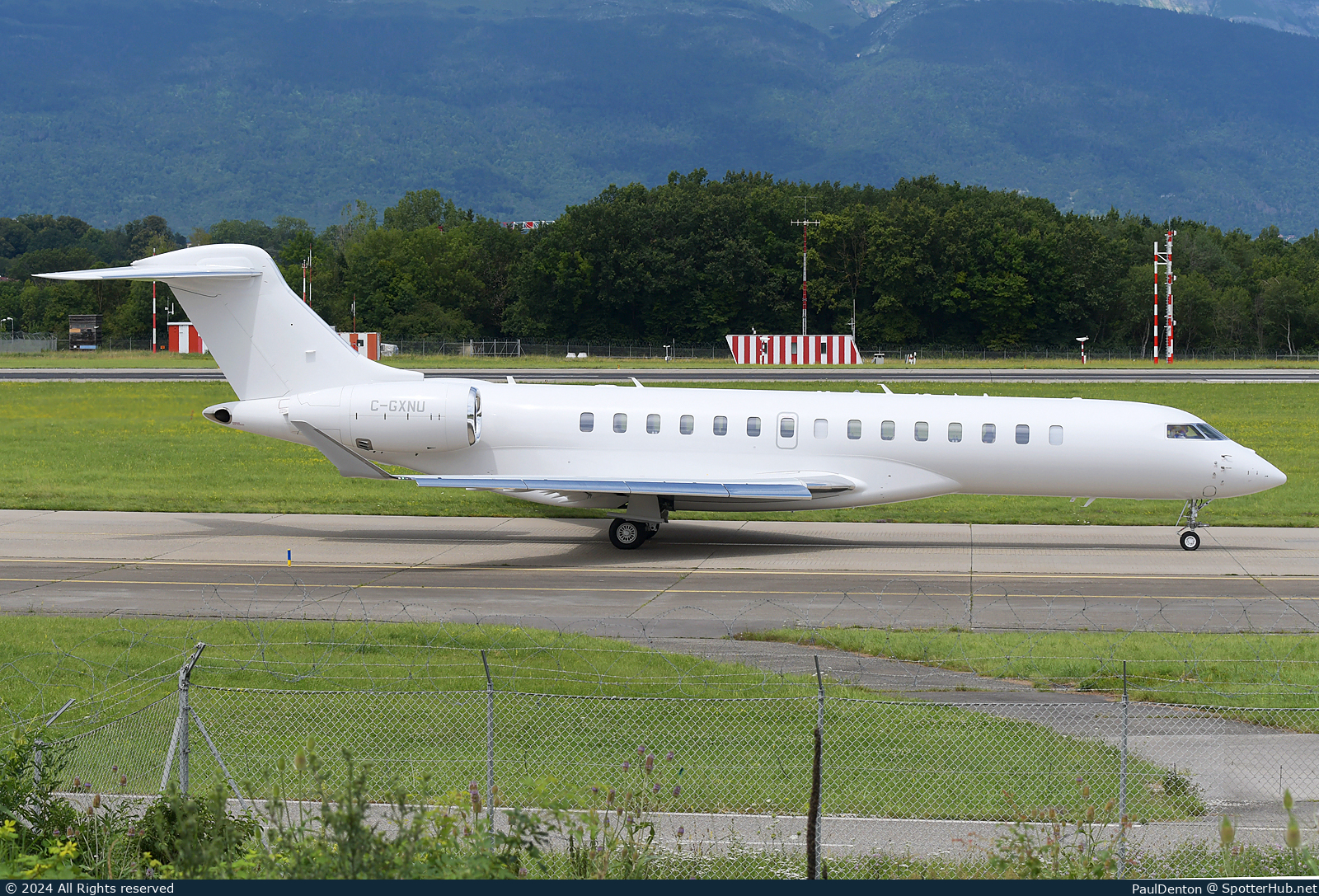 Photo of C-GXNU - Bombardier Global 7500 operated by Skyservice Business Aviation