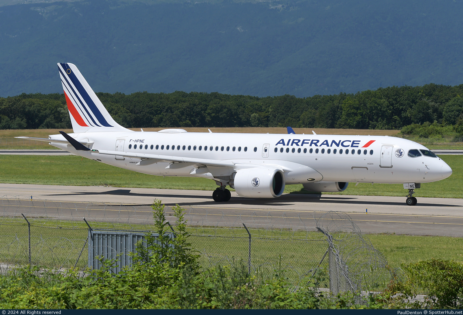 Photo of F-HPNE - Airbus A220-300 operated by Air France