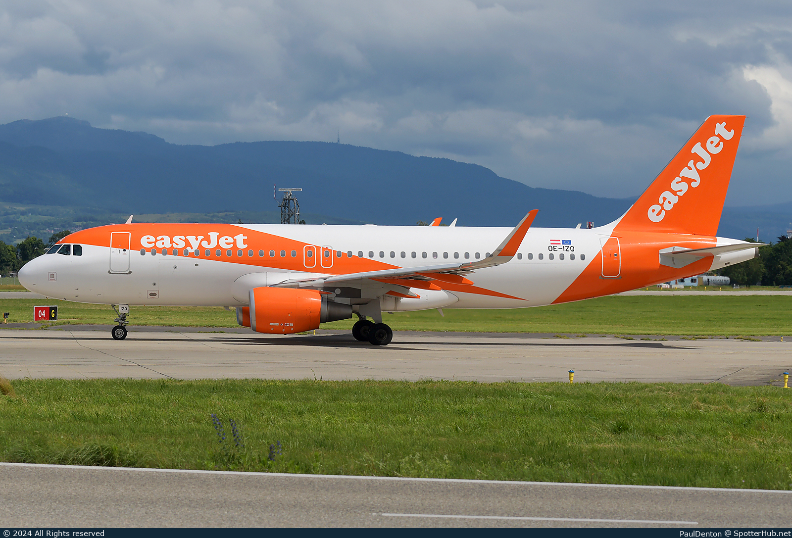 Photo of OE-IZQ - Airbus A320-214 operated by easyJet Europe