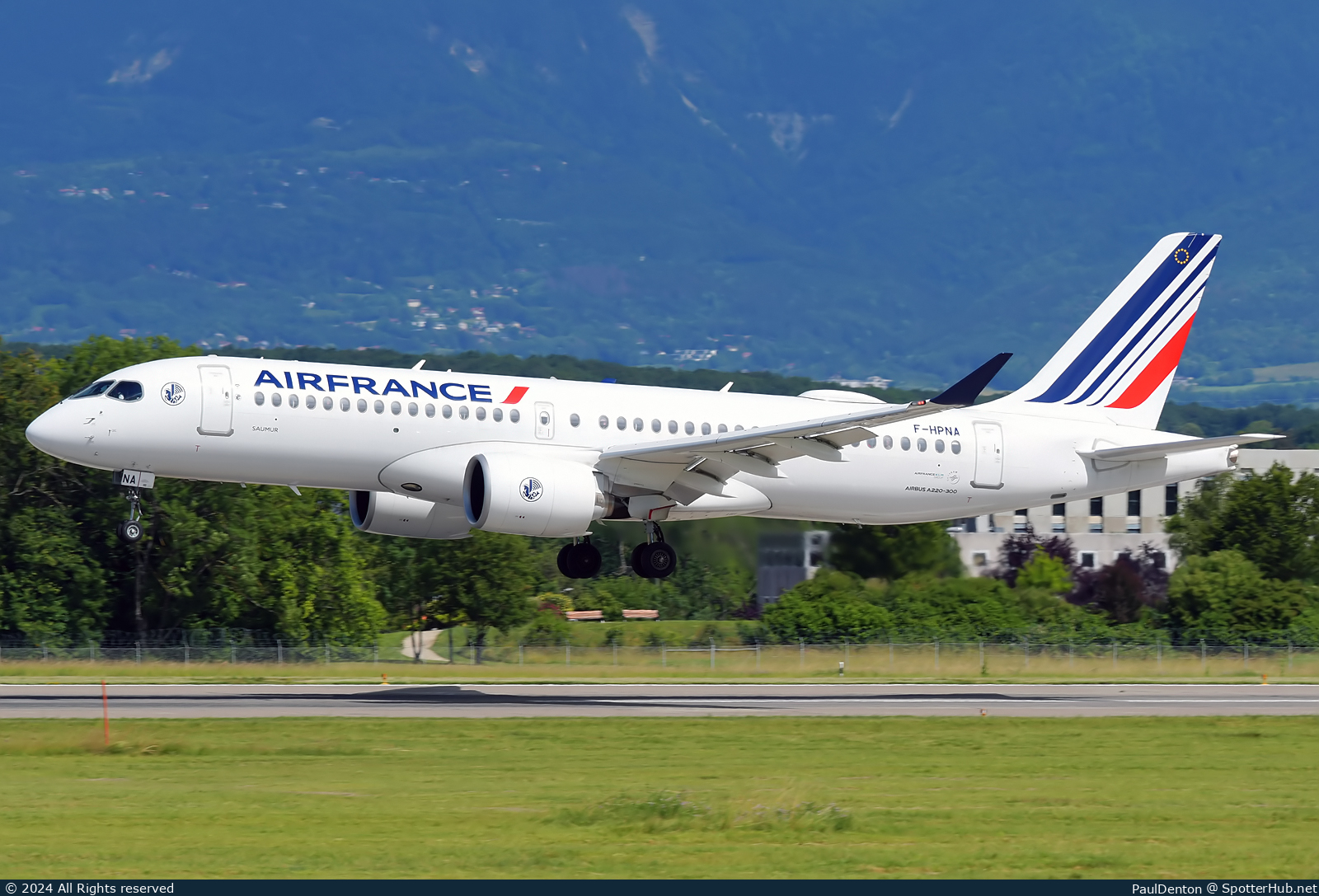 Photo of F-HPNA - Airbus A220-300 operated by Air France