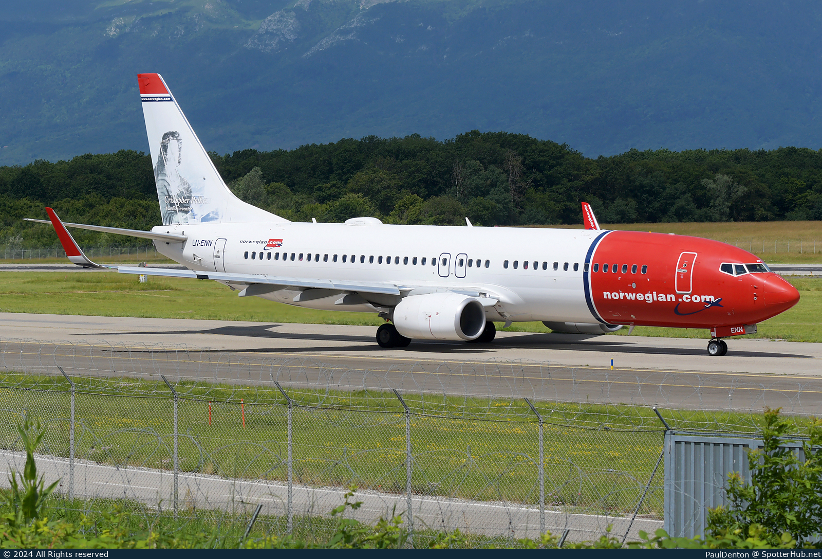 Photo of LN-ENN - Boeing 737-8JP operated by Norwegian Air Shuttle