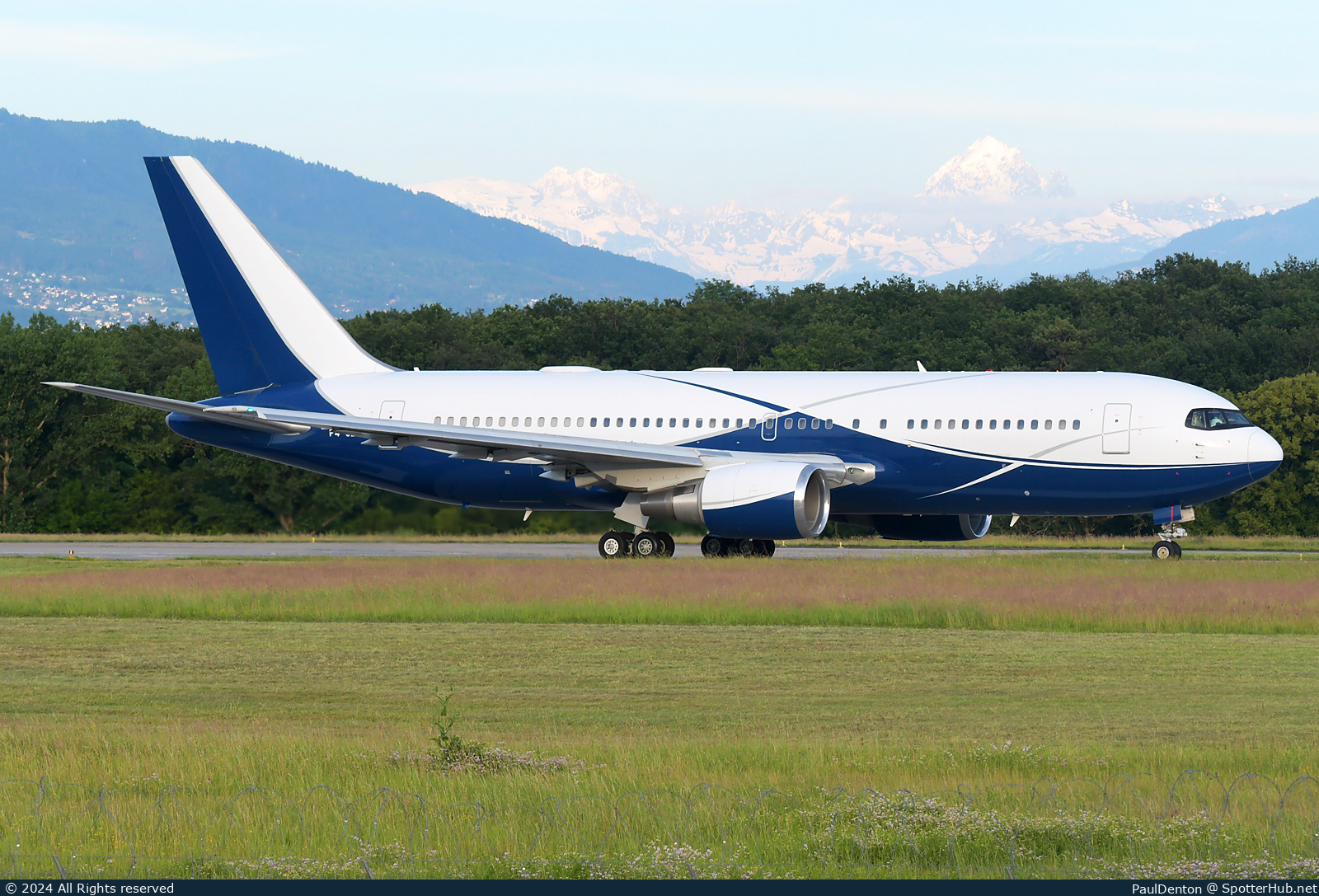 Photo of P4-CLA - Boeing 767-2DX(ER) operated by Comlux Aviation Aruba