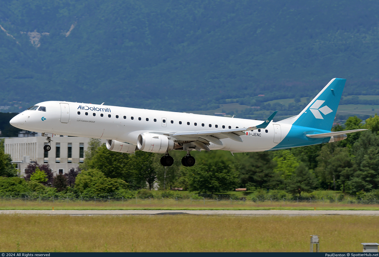 Photo of I-JENC - Embraer ERJ-190LR operated by Air Dolomiti