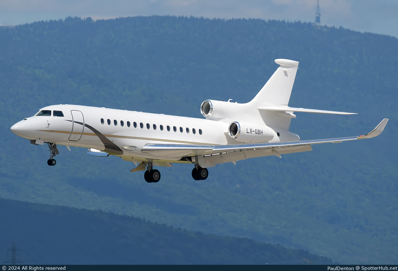 Photo of LX-GBH - Dassault Falcon 8X operated by Luxaviation