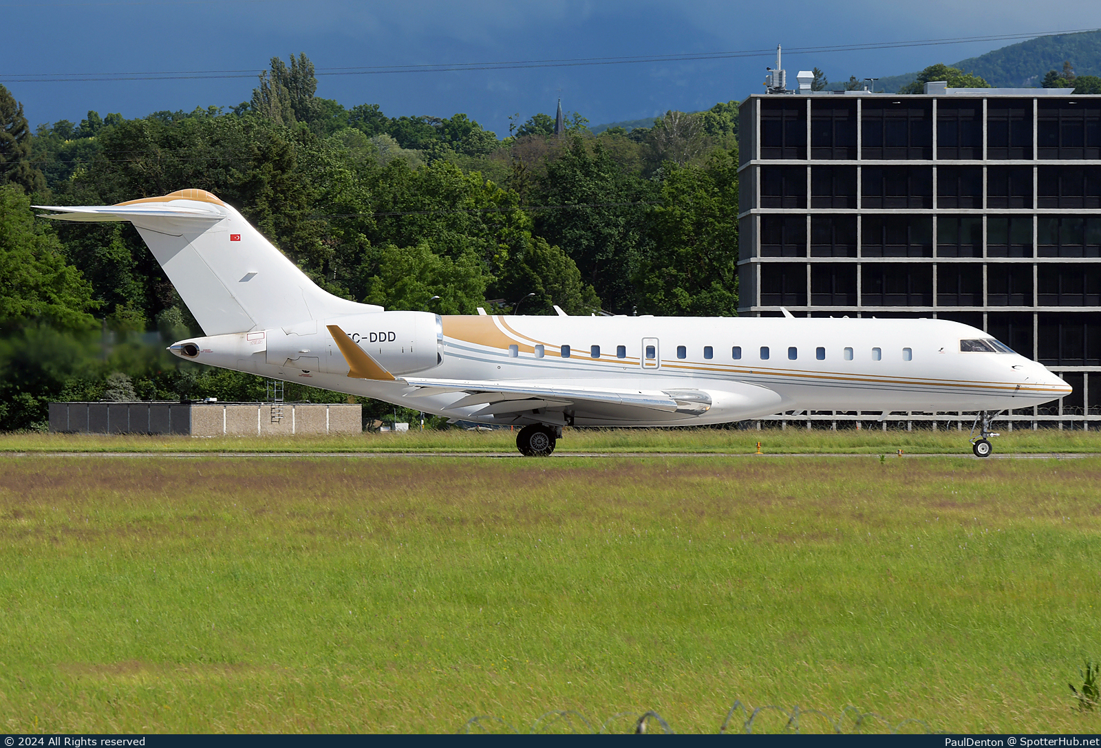 Photo of TC-DDD - Bombardier Global Express XRS operated by TAV Aviation