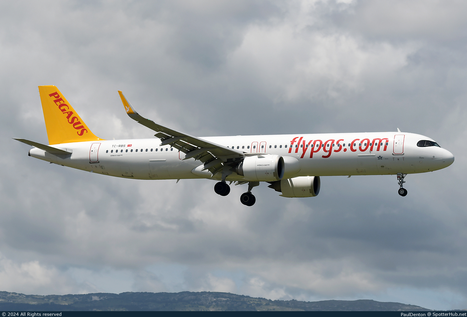 Photo of TC-RBS - Airbus A321-251NX operated by Pegasus Airlines