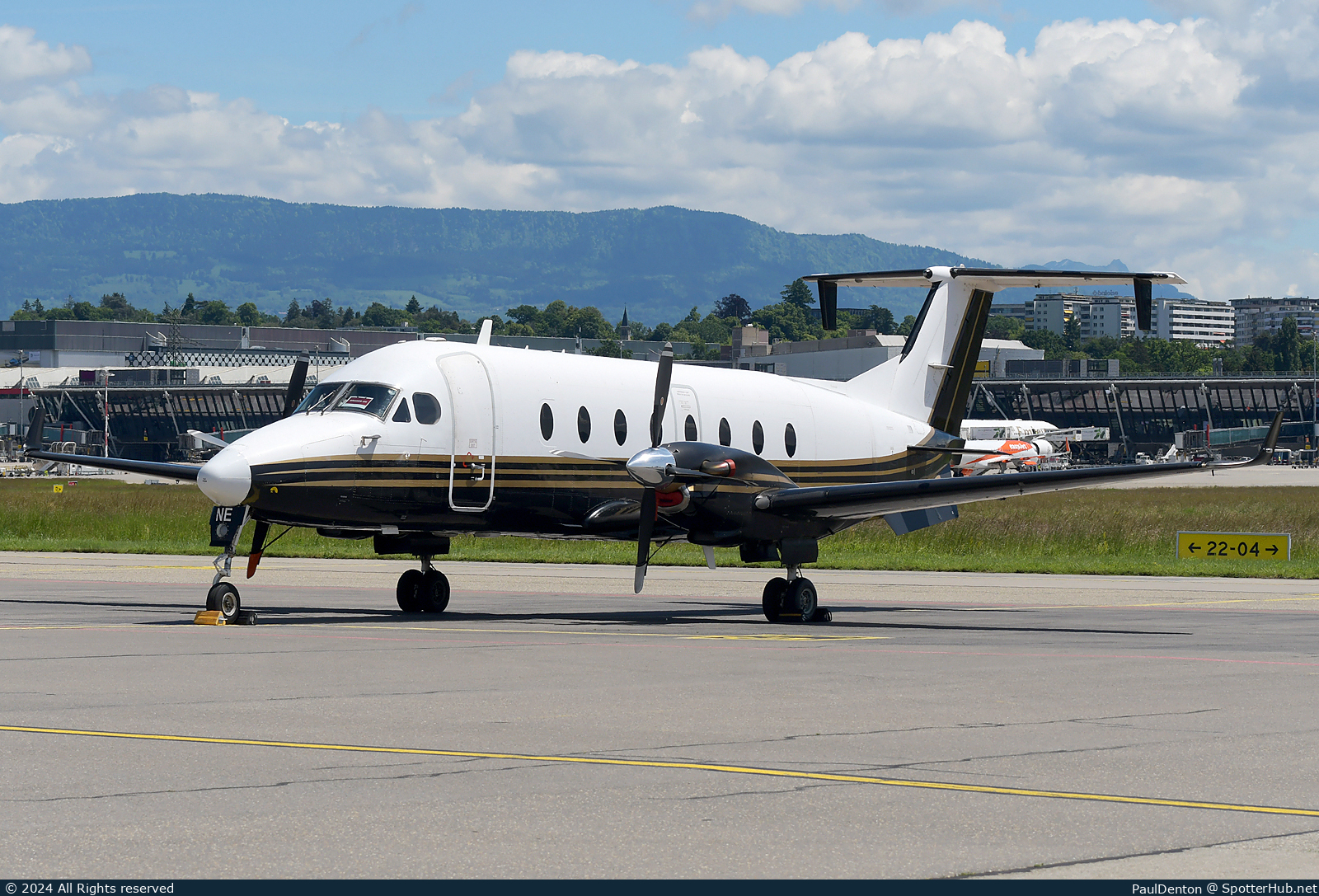 Photo of F-GLNE - Beechcraft 1900D operated by Twin Jet
