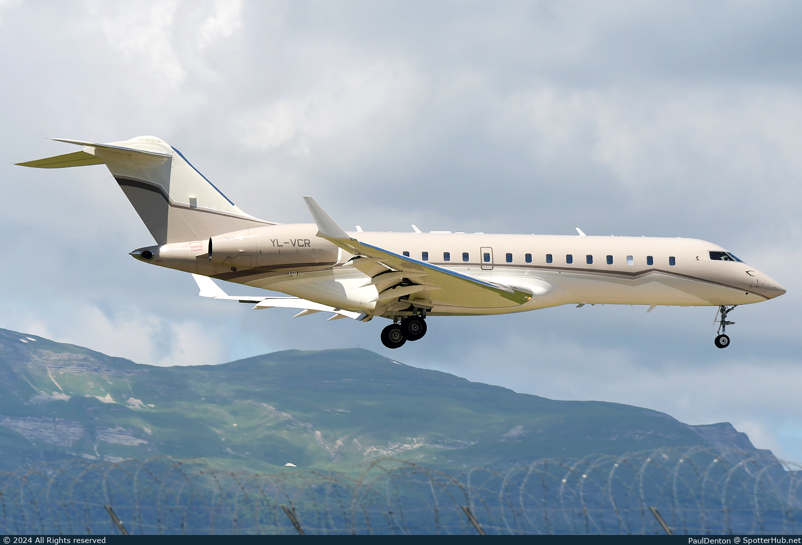 Photo of YL-VCR - Bombardier Global Express operated by Union Aviation