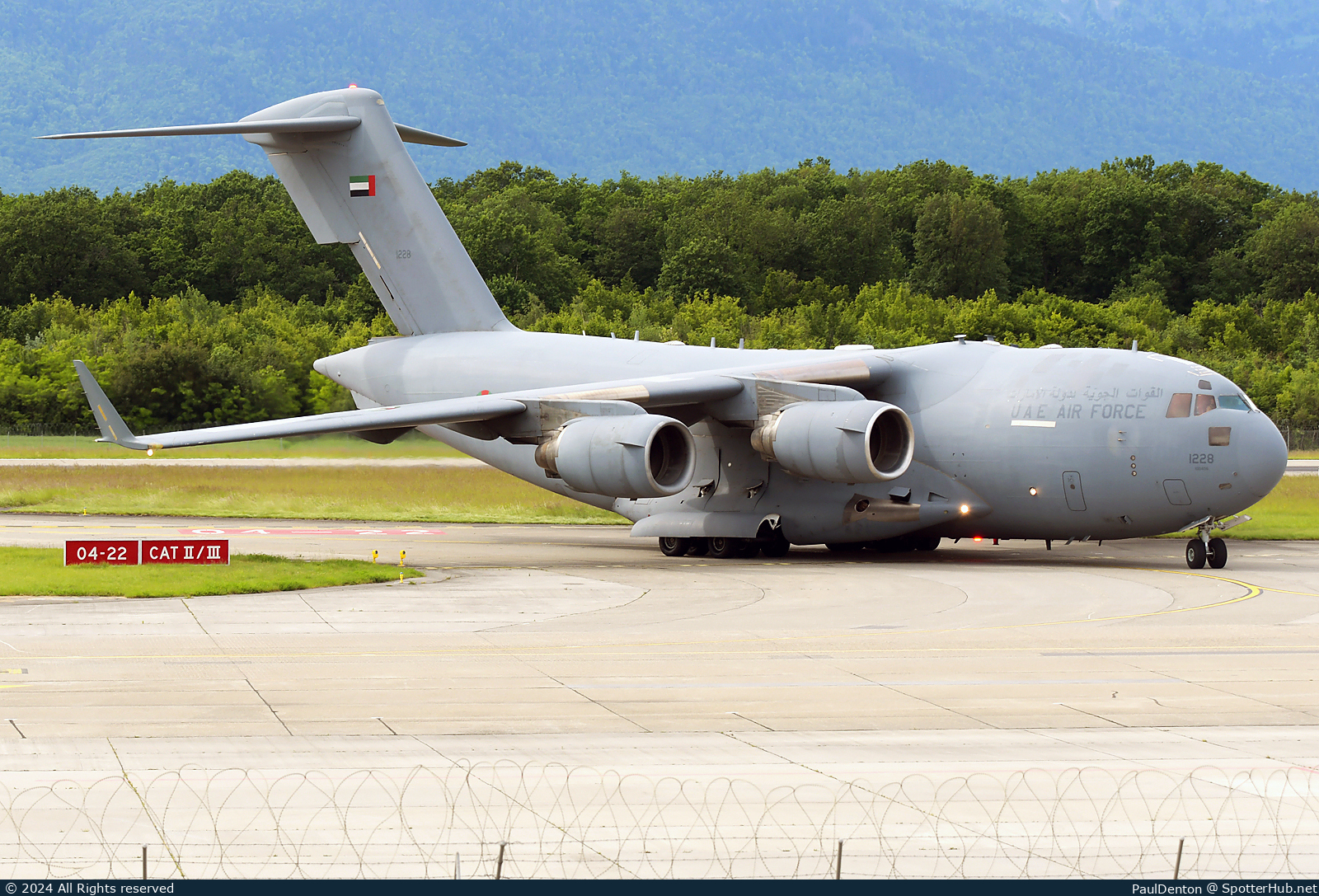 Photo of 1228 - Boeing C-17A Globemaster III operated by United Arab Emirates Air Force