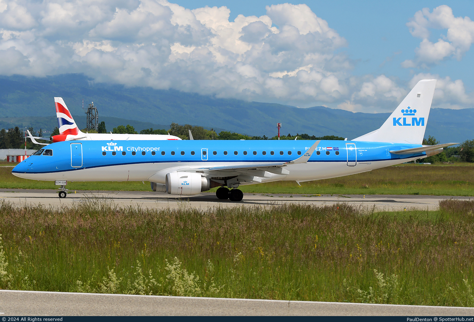Photo of PH-EZM - Embraer ERJ-190STD operated by KLM Cityhopper