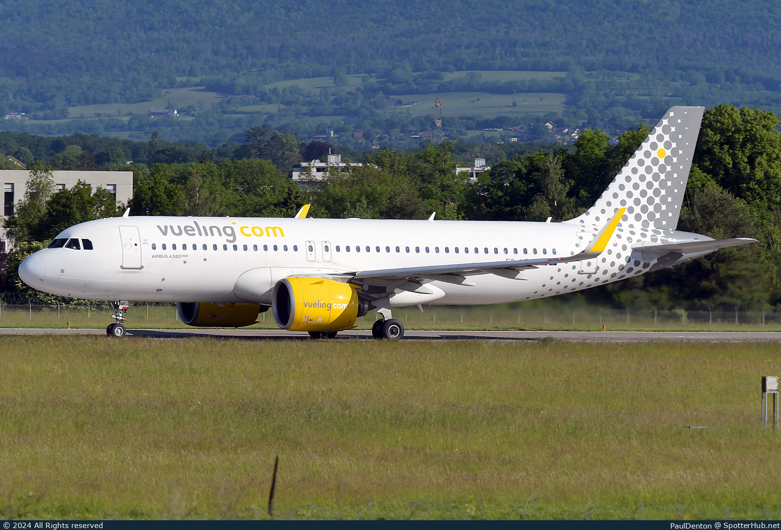 Photo of EC-NFJ - Airbus A320-271N operated by Vueling