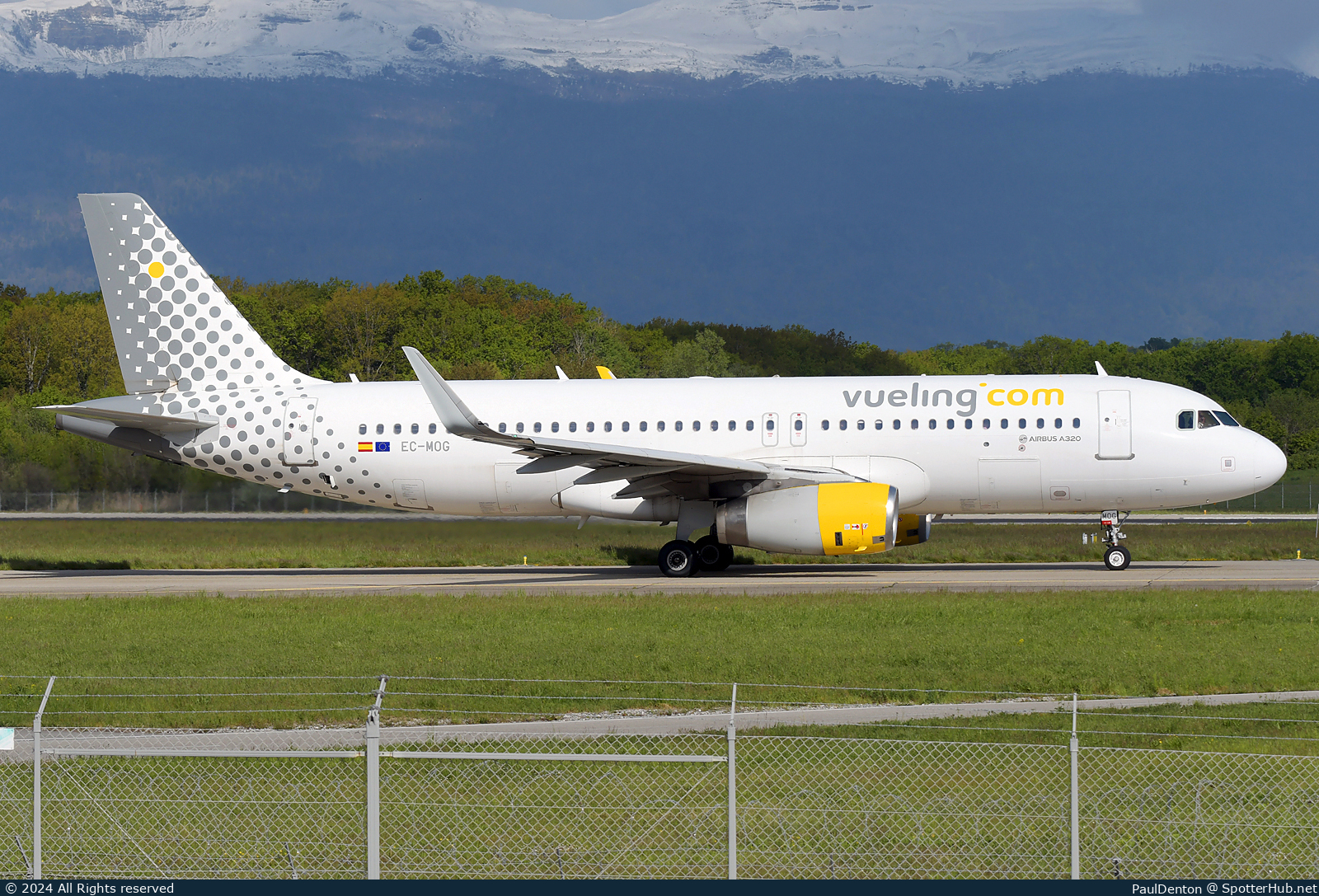 Photo of EC-MOG - Airbus A320-232 operated by Vueling