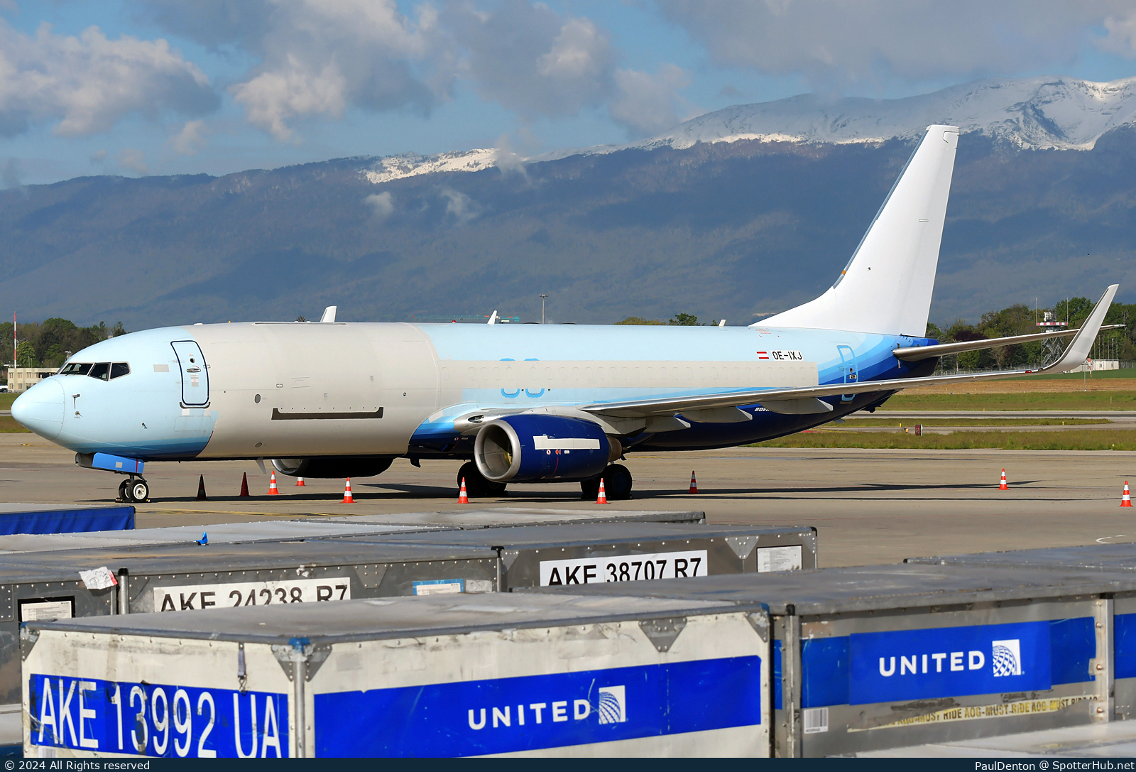 Photo of OE-IXJ - Boeing 737-86N(BCF) operated by ASL Airlines Belgium