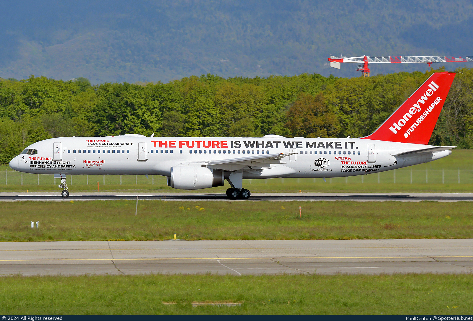 Photo of N757HW - Boeing 757-225 operated by Honeywell International Inc.