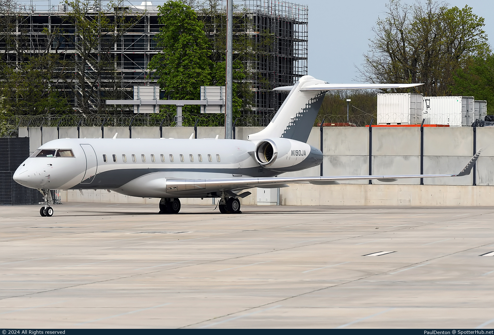 Photo of N190JA - Bombardier Global Express XRS operated by Planet Nine Private Air