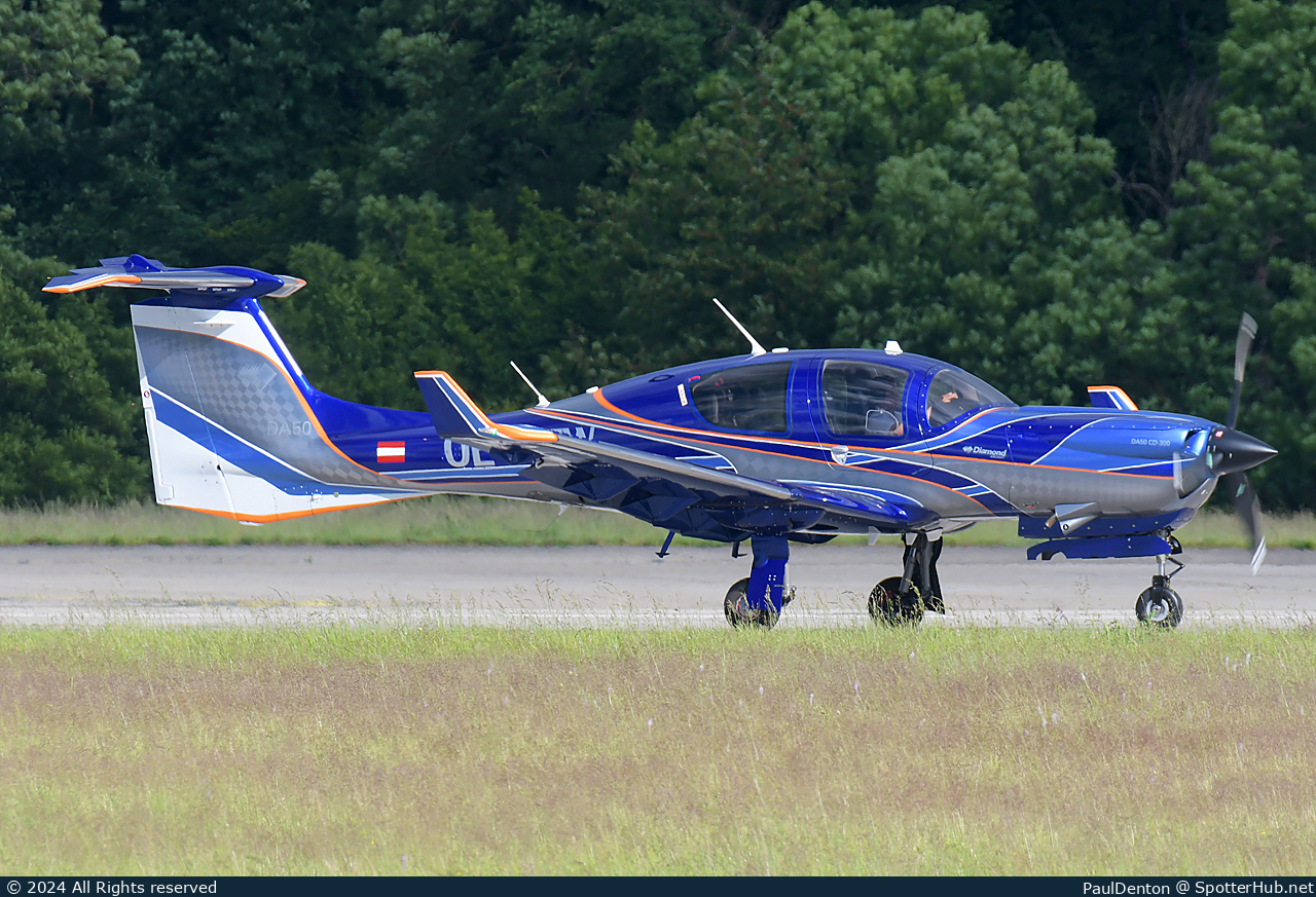 Photo of OE-VTW - Diamond DA50 RG operated by Diamond Aircraft