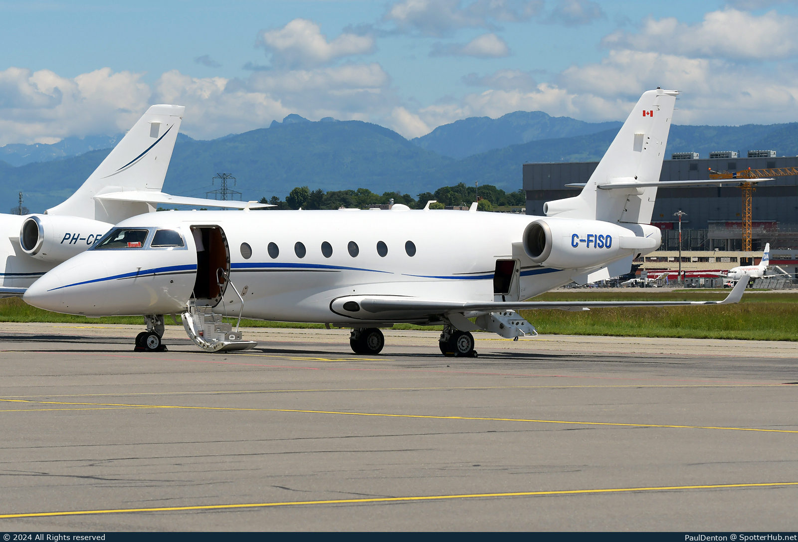 Photo of C-FISO - Gulfstream G200 operated by Skyservice Business Aviation