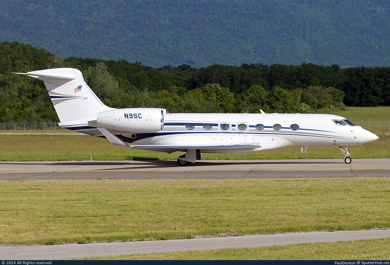 Photo of N9SC - Gulfstream G500 operated by Service Corporation International