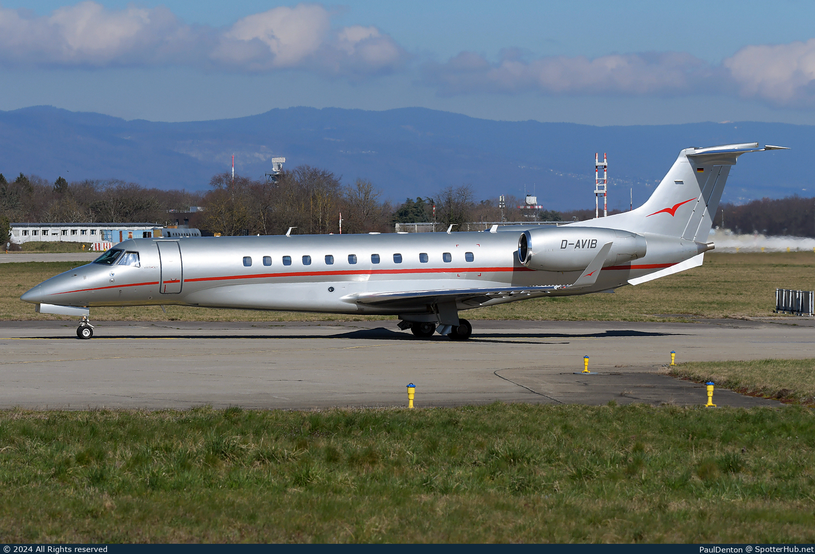Photo of D-AVIB - Embraer Legacy 600 operated by VistaJet Germany