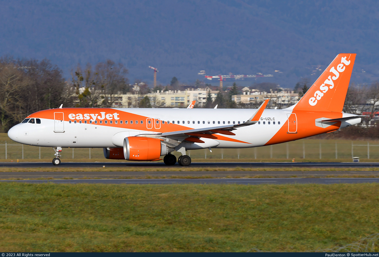 Photo of G-UZLC - Airbus A320-251N operated by easyJet