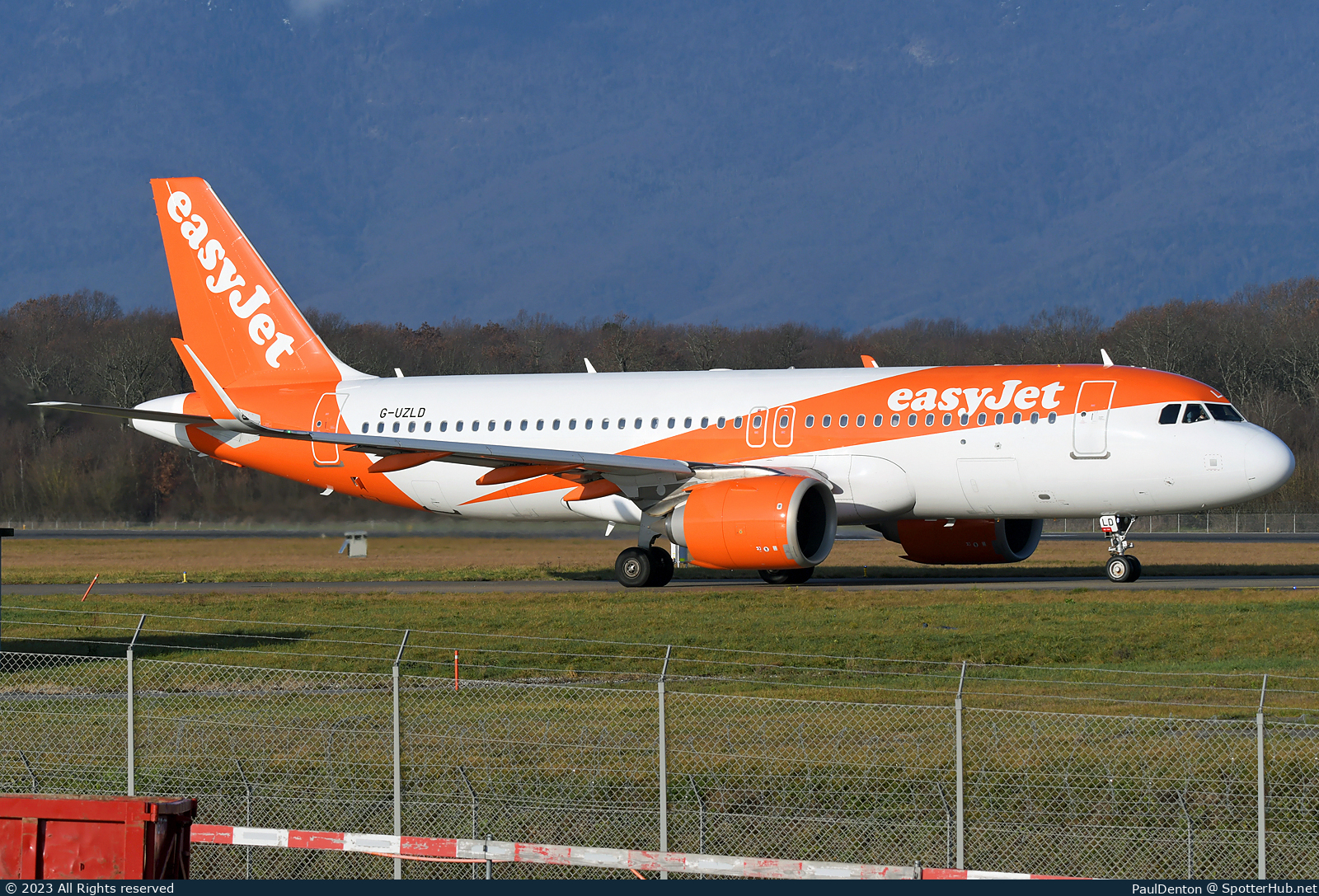 Photo of G-UZLD - Airbus A320-251N operated by easyJet