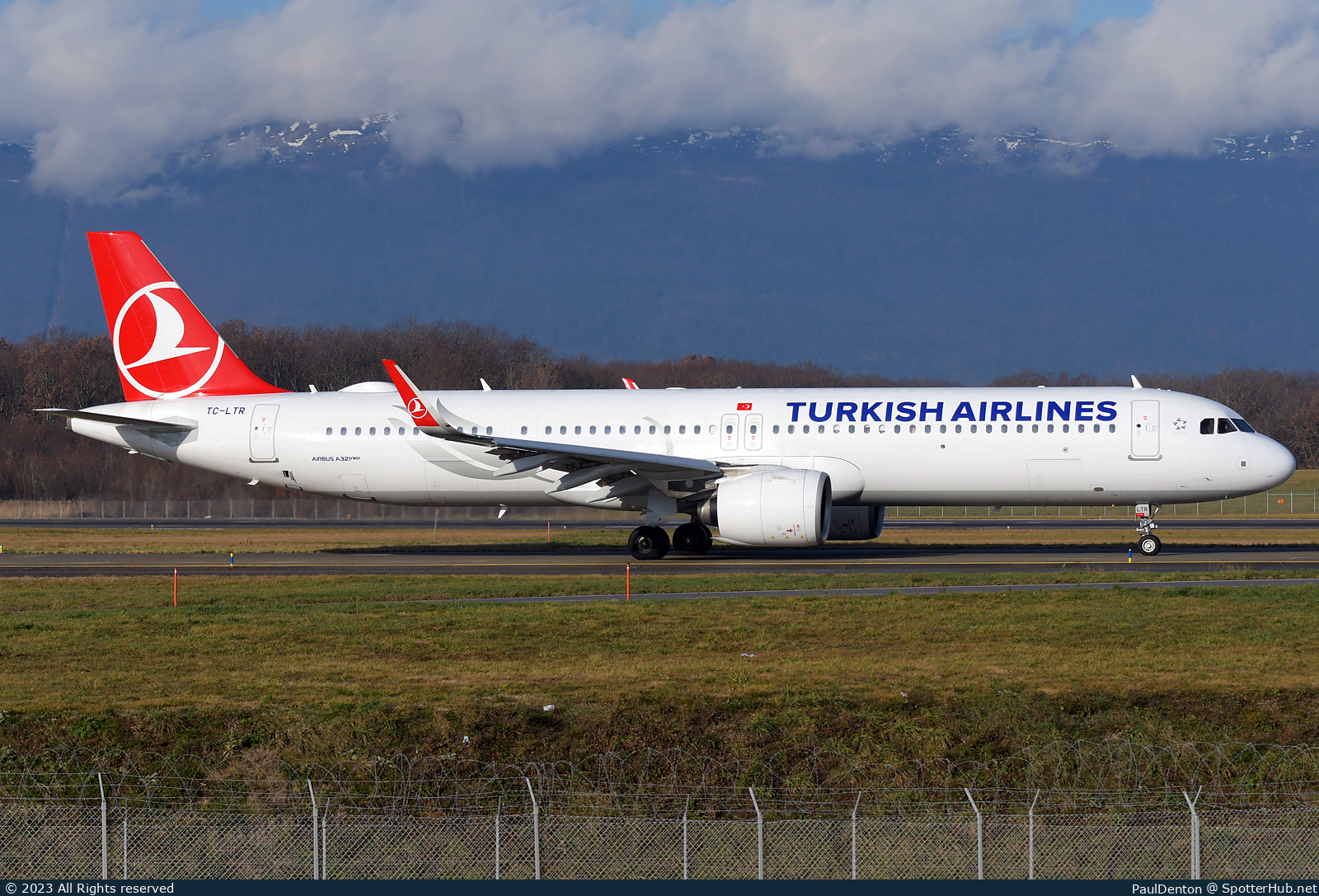 Photo of TC-LTR - Airbus A321-271NX operated by Turkish Airlines