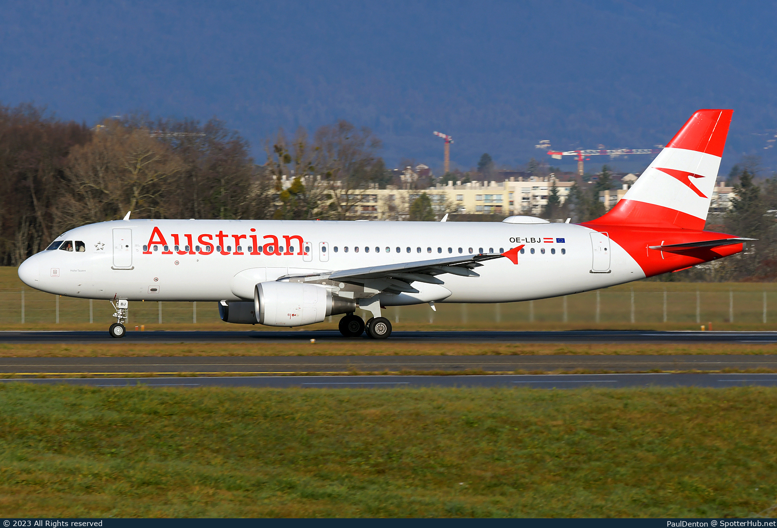 Photo of OE-LBJ - Airbus A320-214 operated by Austrian Airlines