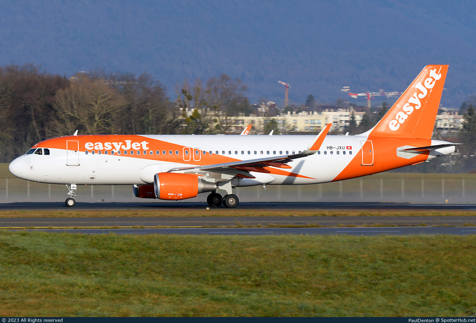Photo of HB-JXU - Airbus A320-214 operated by easyJet Switzerland