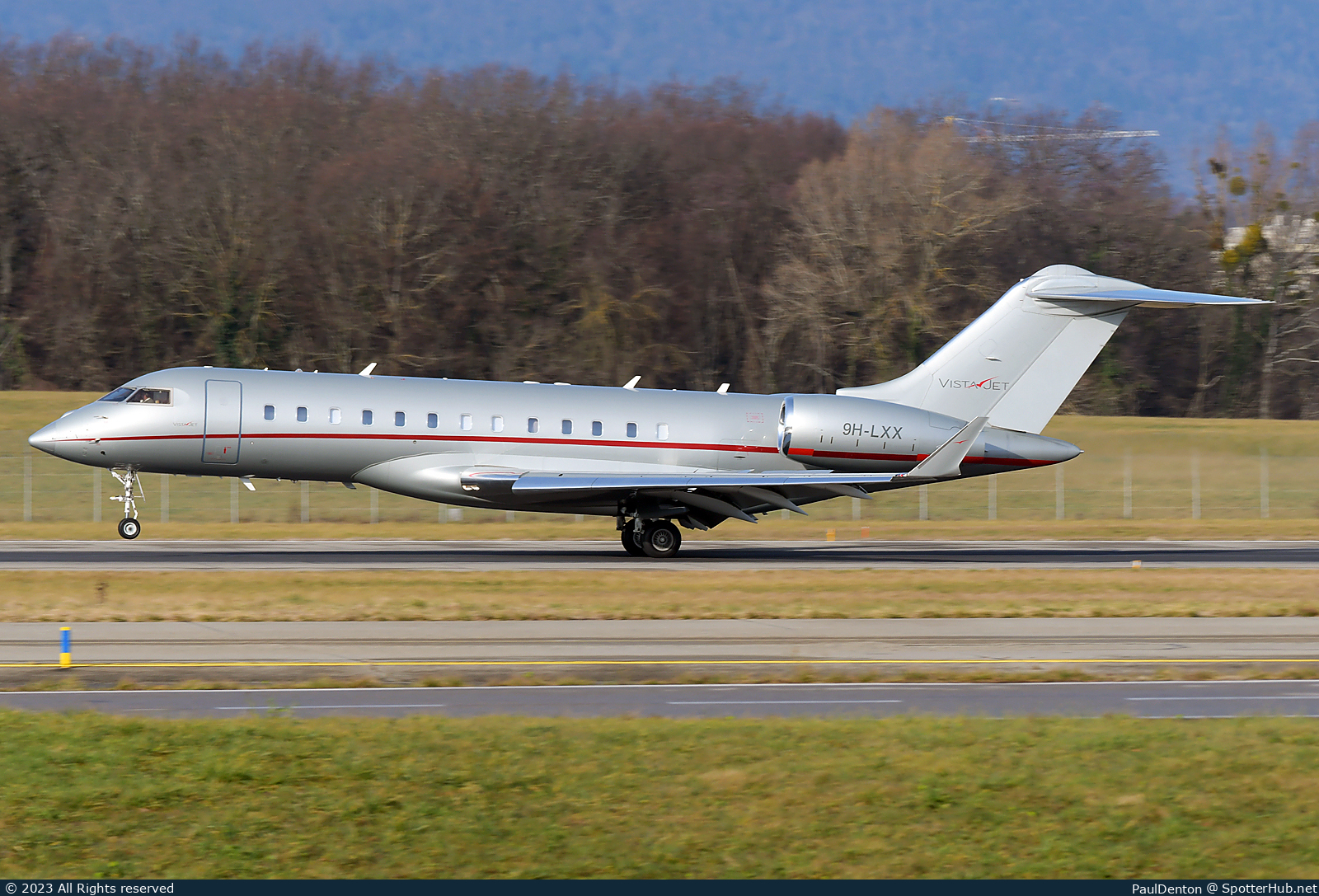 Photo of 9H-LXX - Bombardier Global 6000 operated by VistaJet