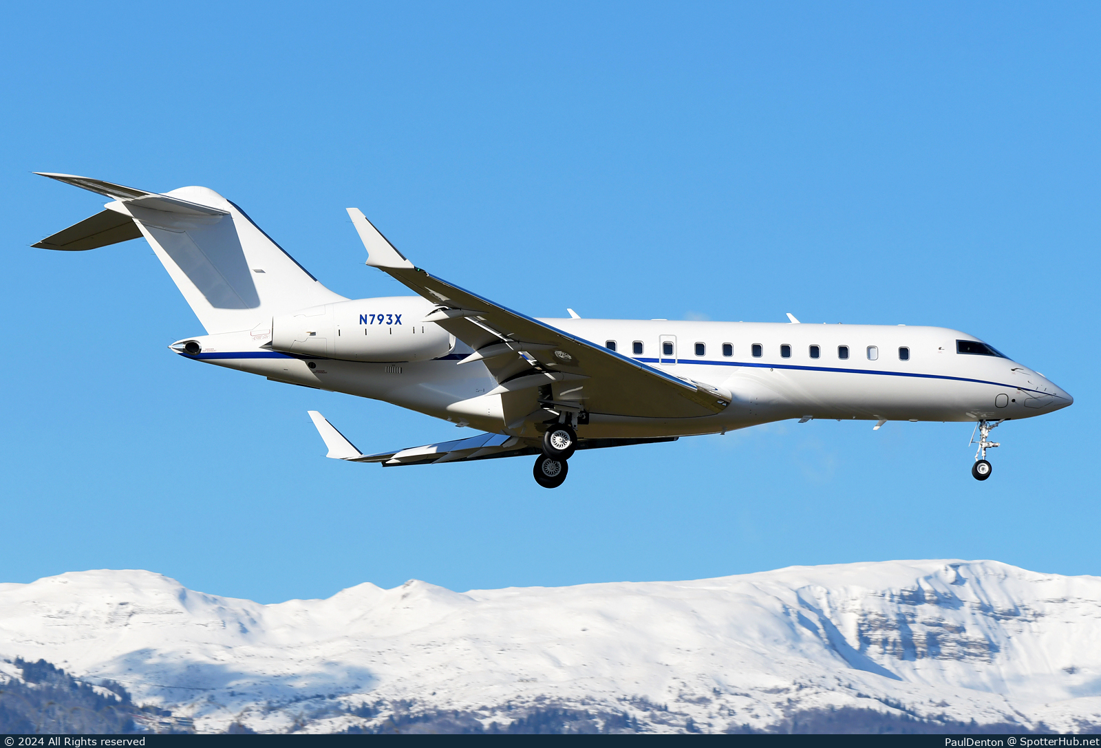 Photo of N793X - Bombardier Global 5000 operated by Solairus Aviation