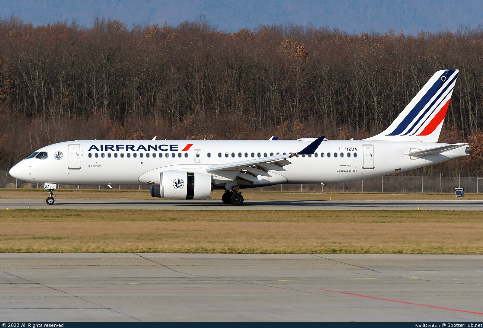 Photo of F-HZUA - Airbus A220-300 operated by Air France