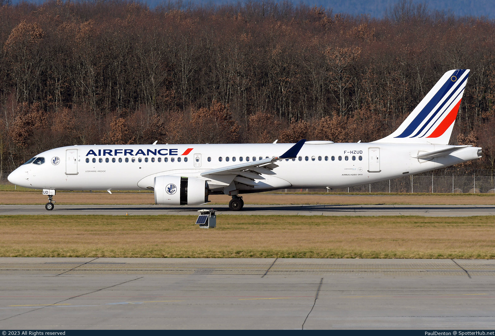 Photo of F-HZUD - Airbus A220-300 operated by Air France