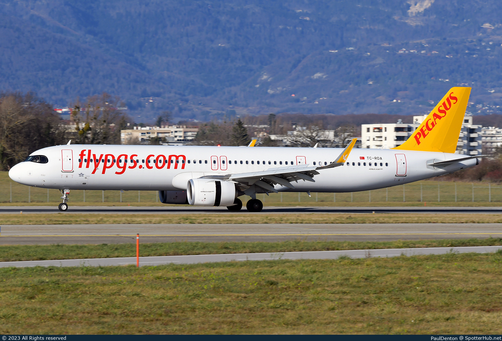 Photo of TC-RDA - Airbus A321-251NX operated by Pegasus Airlines