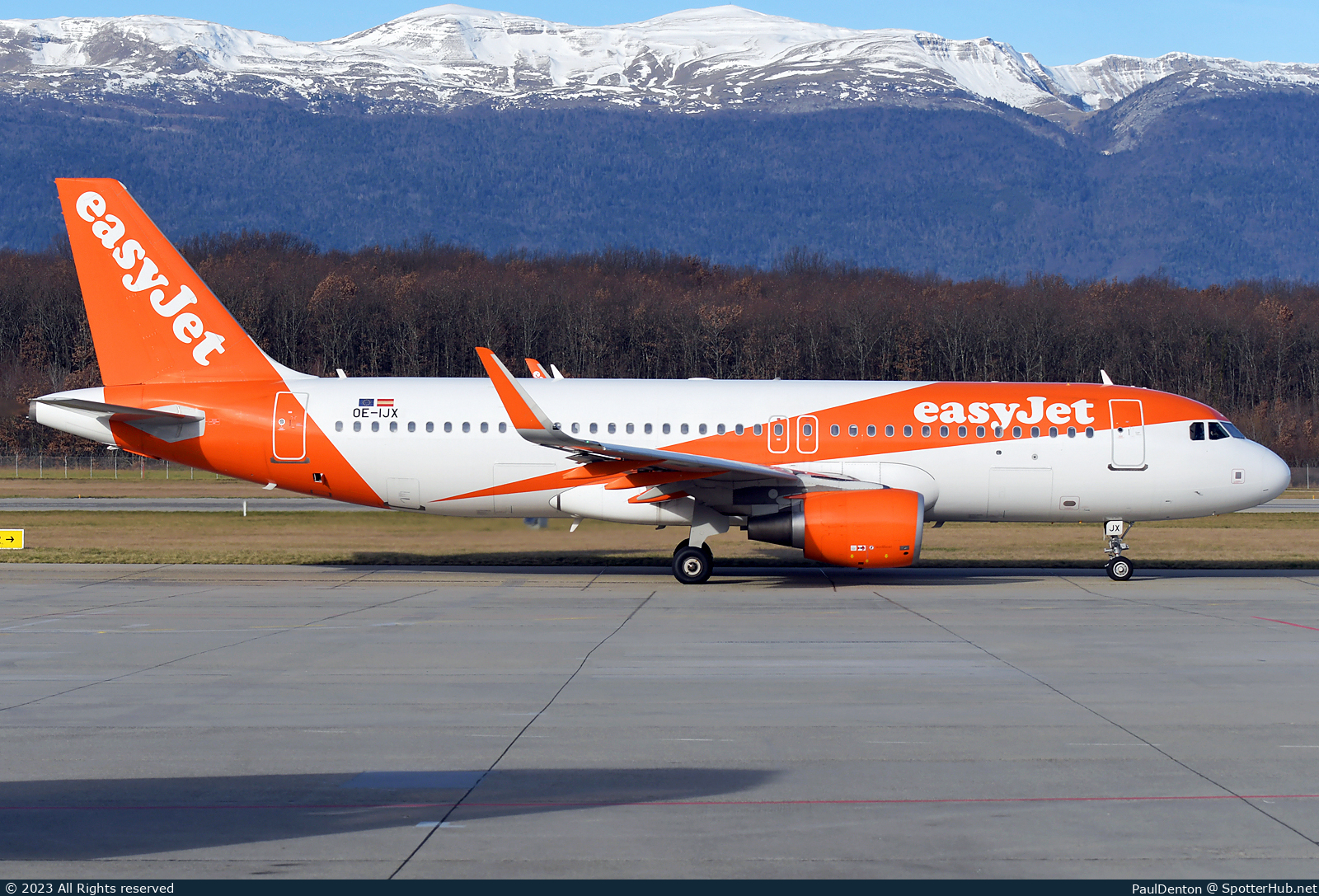 Photo of OE-IJX - Airbus A320-214 operated by easyJet Europe
